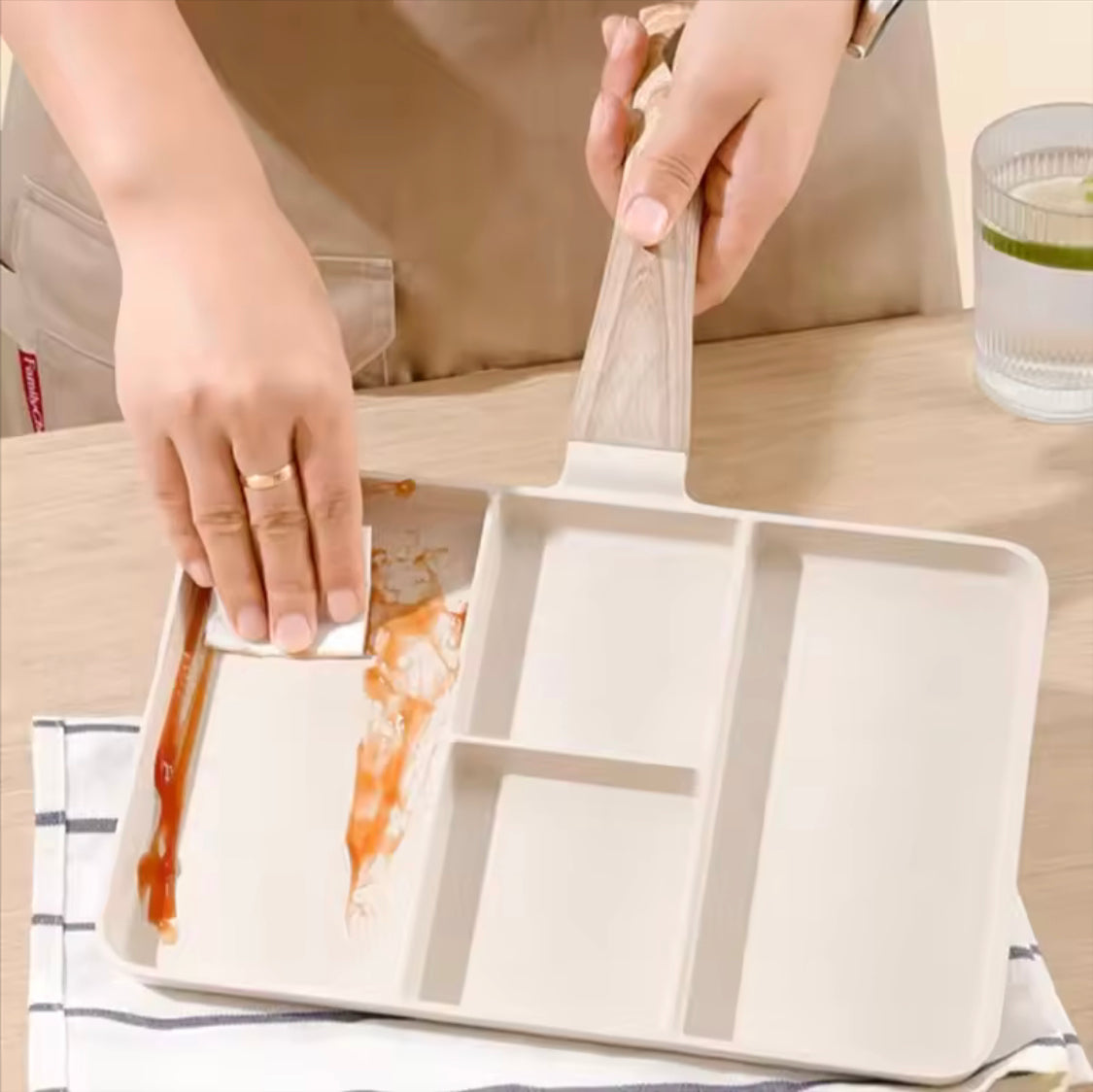 4 in 1 Durable Aluminum Frying Pans, 4 Portion Frying Pan, 4 Grid Breakfast Making Frying Pan 4 in 1 Durable Aluminum Frying Pans, 4 Portion Frying Pan, 4 Grid Breakfast Making Frying Pan